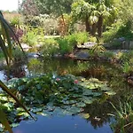 Les Mandalas Chambres D'hotes Bed & Breakfast 3*