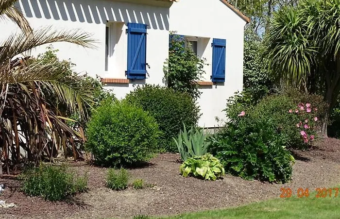 Les Mandalas Chambres D'hotes Bed & Breakfast 3*